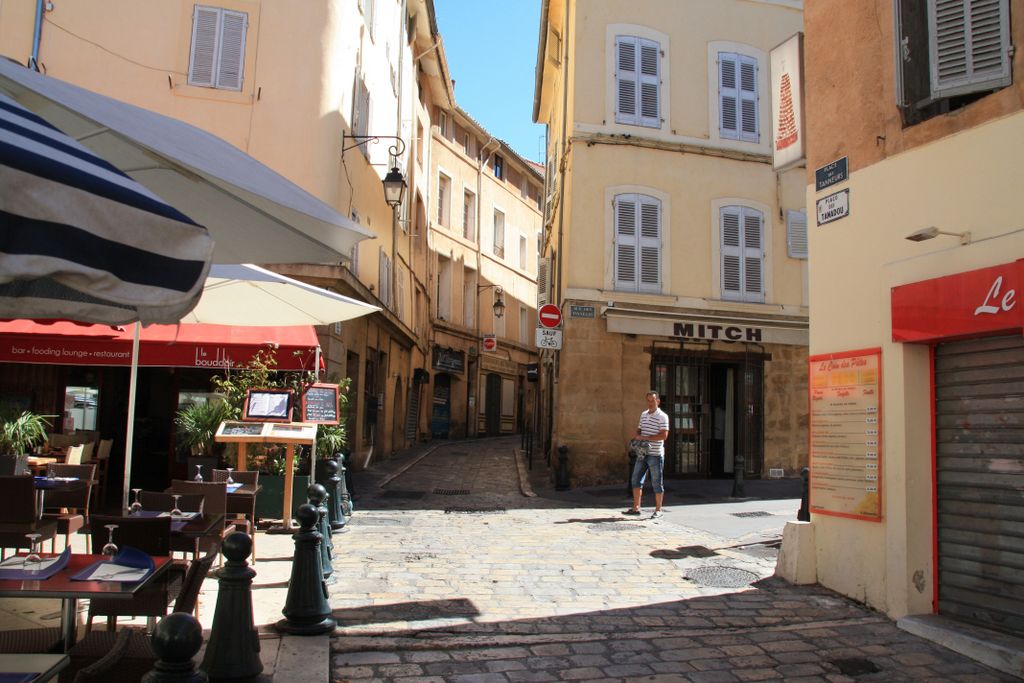 Streets of old Aix-en-Provence...