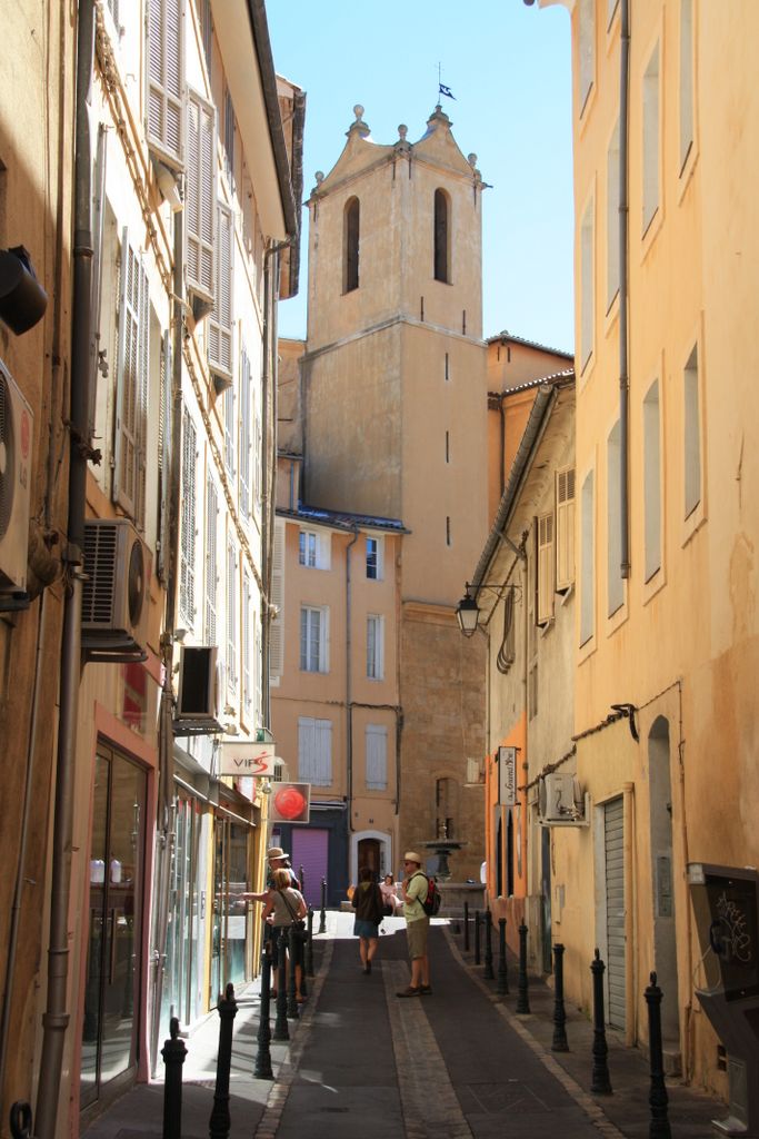 Streets of old Aix-en-Provence...