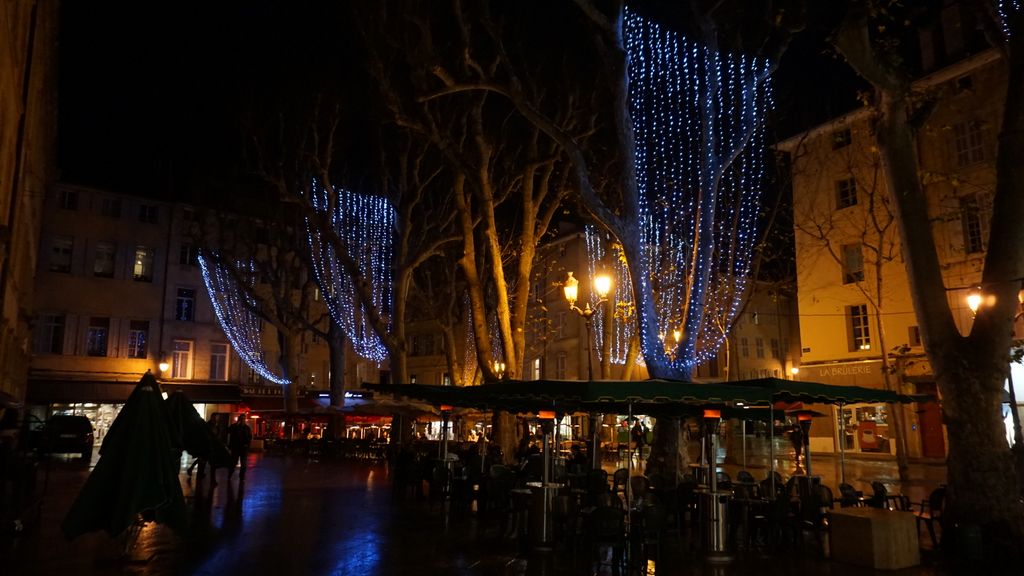 Centre of Aix-en-Provence at night