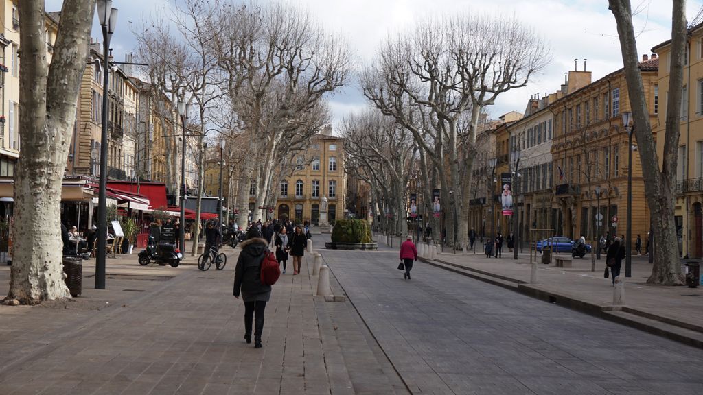 Cours Mirabeau, Aix-en-Provence, in winter lights