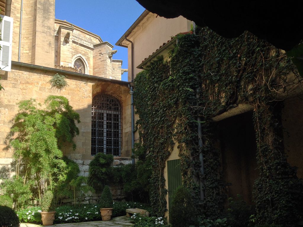 Small court by the Cathedral