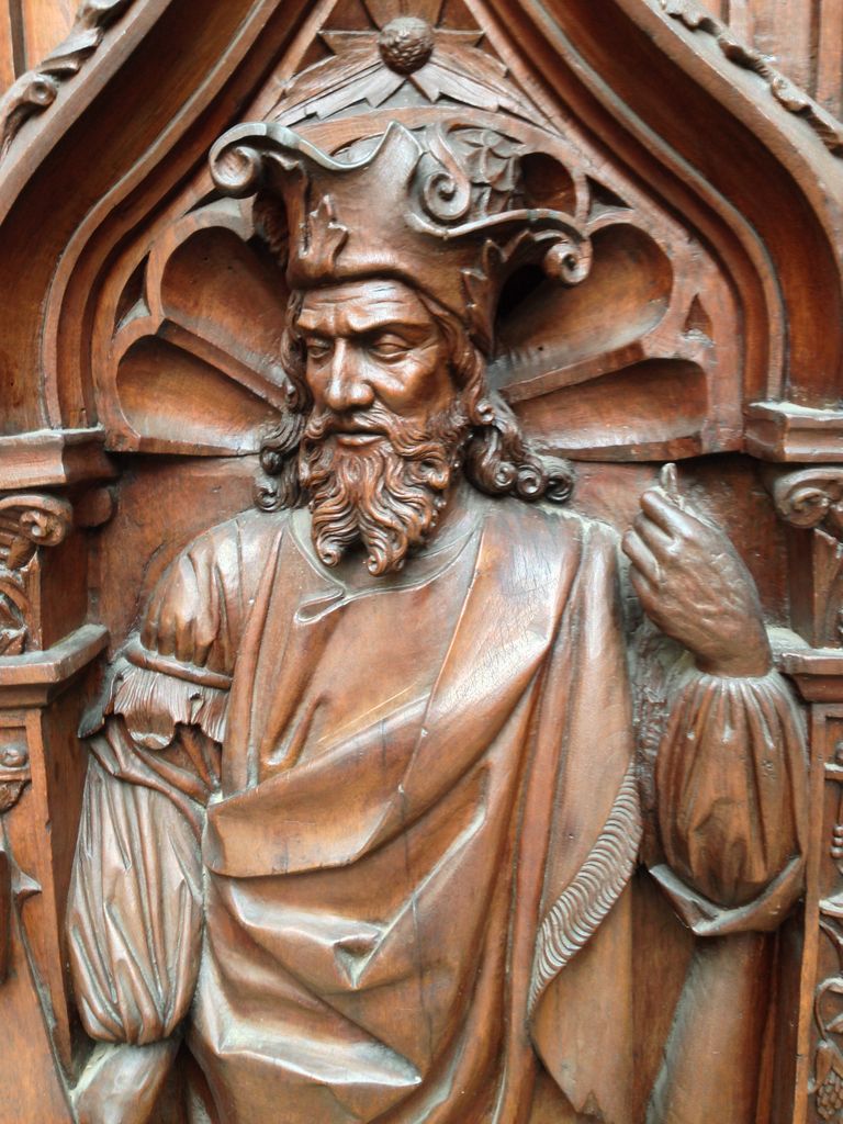 Details of the wooden door of the cathedral (carved into the wood...)