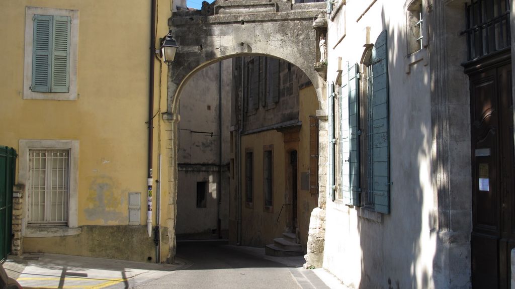 Arles