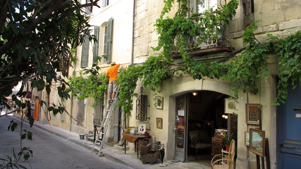 Arles