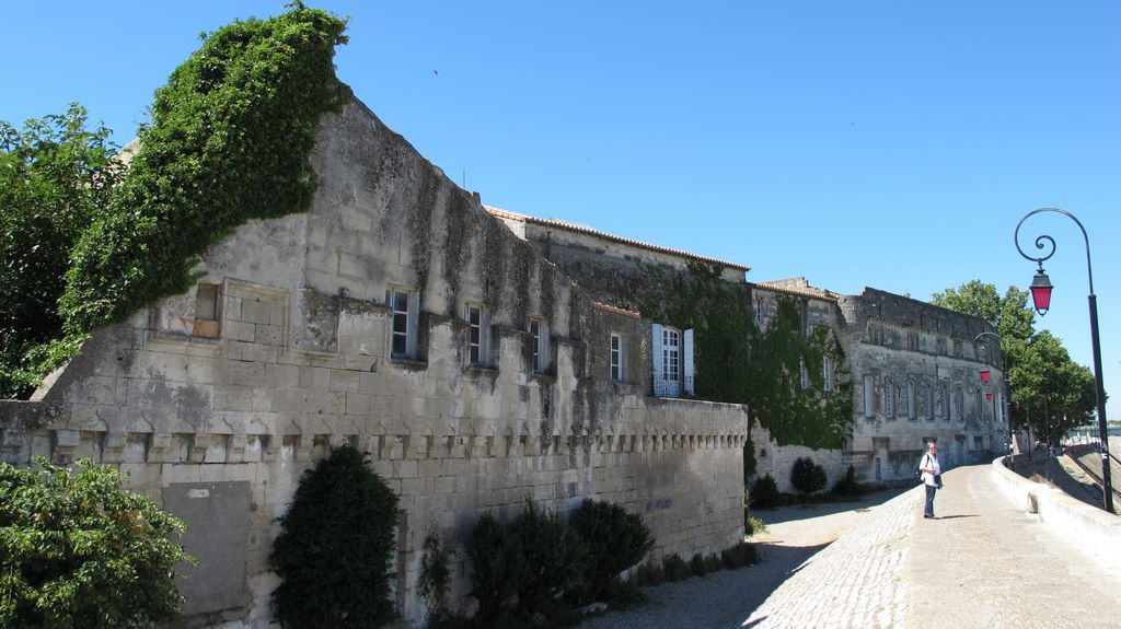 Arles
