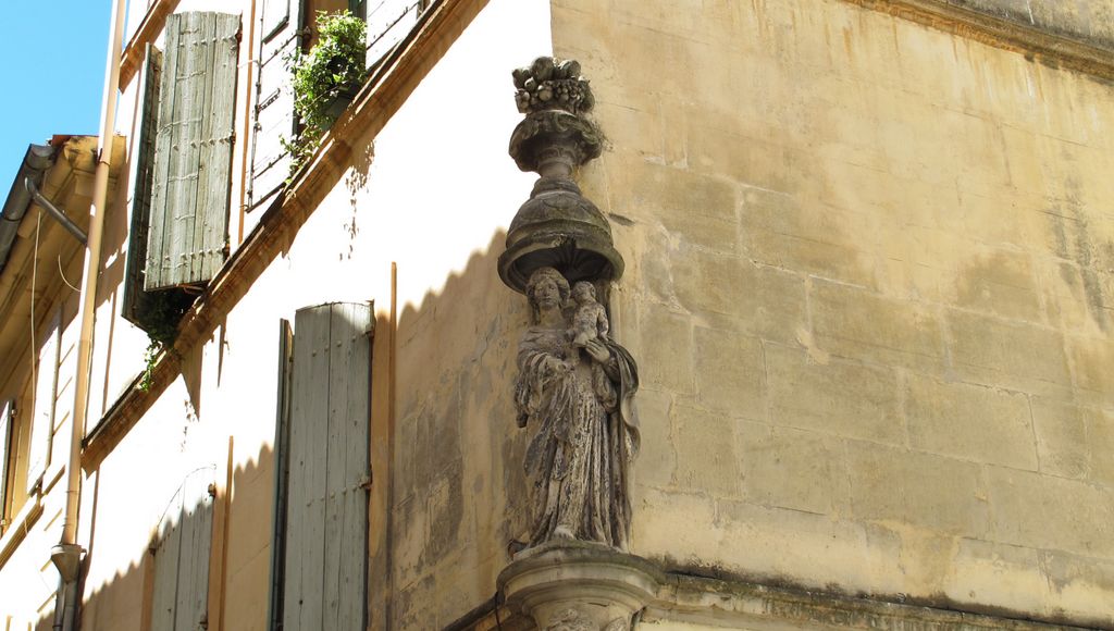Arles