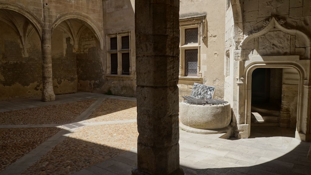 A small mediaval building in Arles