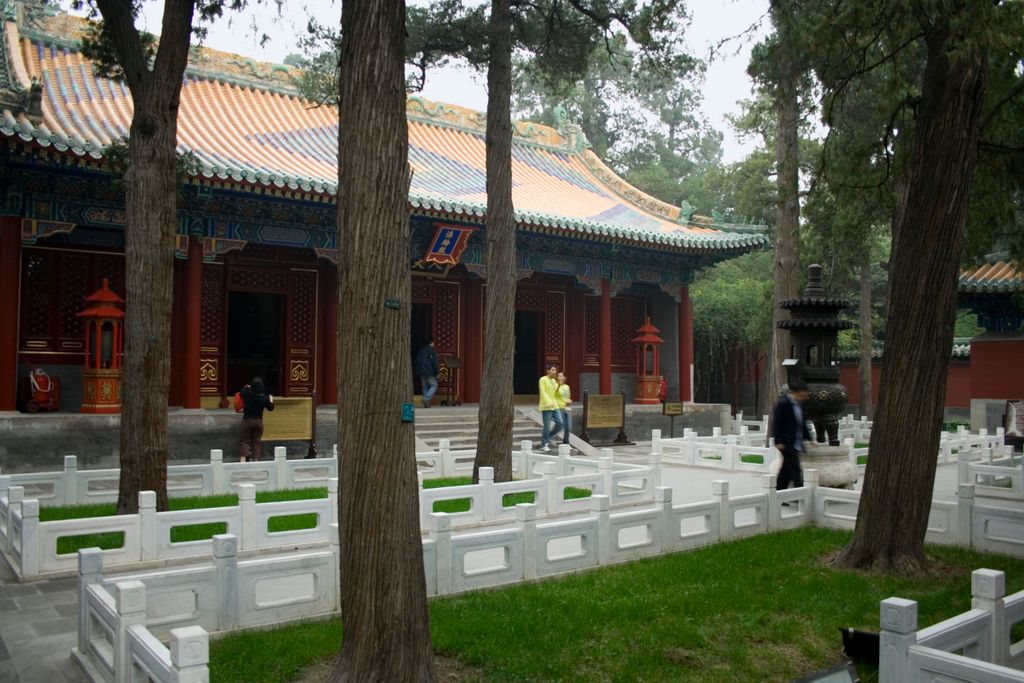 Beijing, Beiha park,  island of the White Dagoba