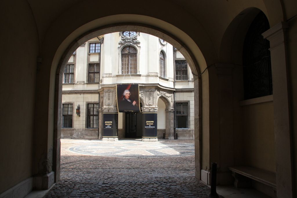 Budapest, Building of the Bartók Institute