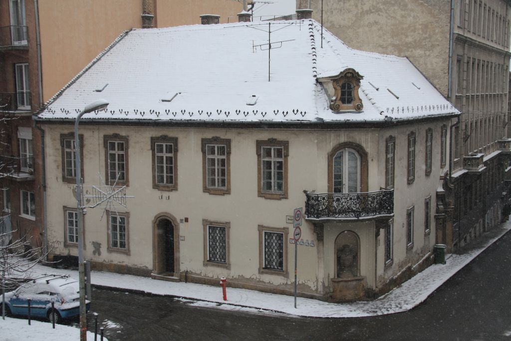 Budapest, on the side of the Castle Hill (Hunyadi János út)