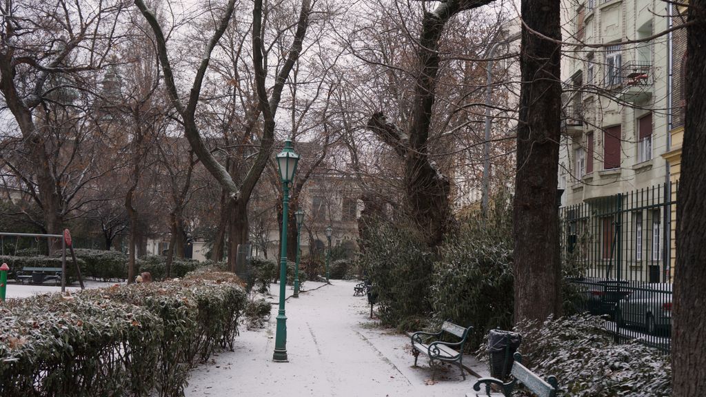 Károly Park in December, Budapest