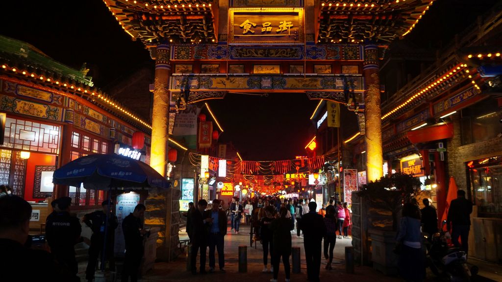 Busy street (mainly restaurants) in the center of Taiyuan