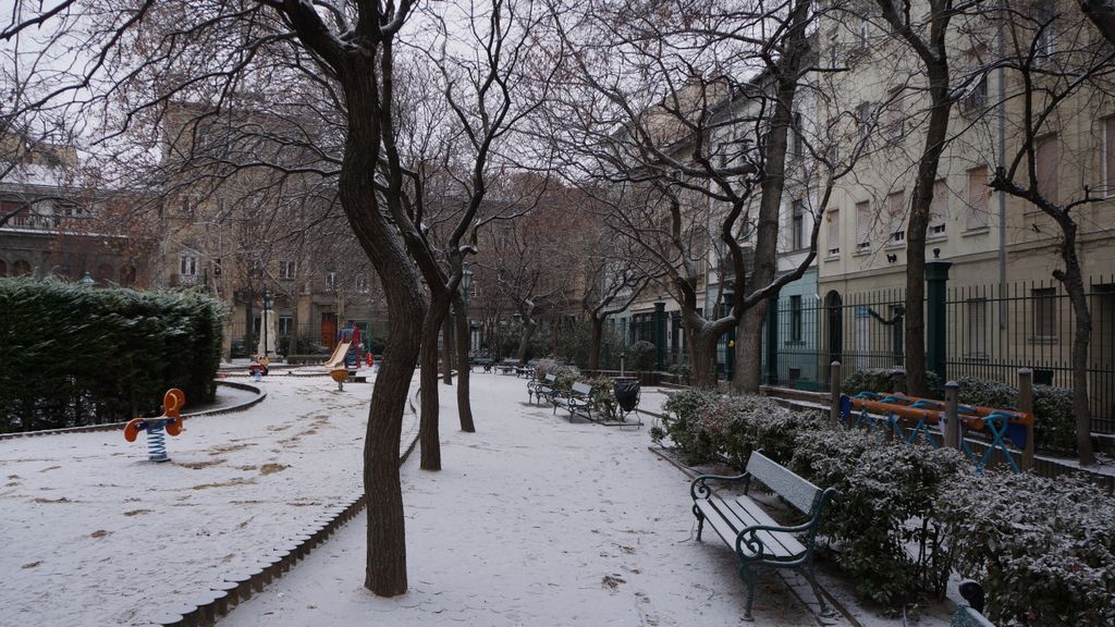 Károly Park in December, Budapest