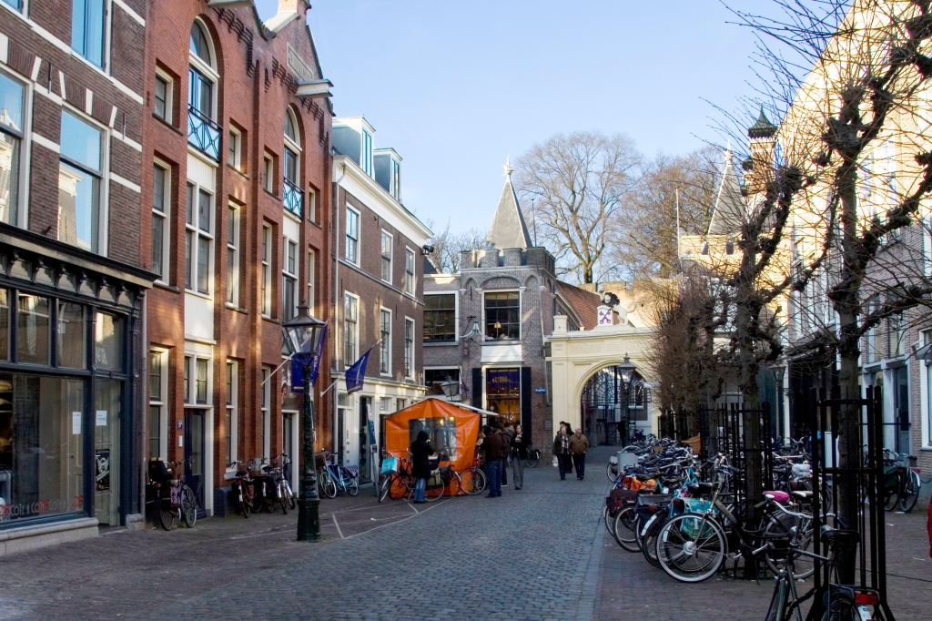 cimg_1002.jpg - Leiden, streets around the Hooglandse Kerk