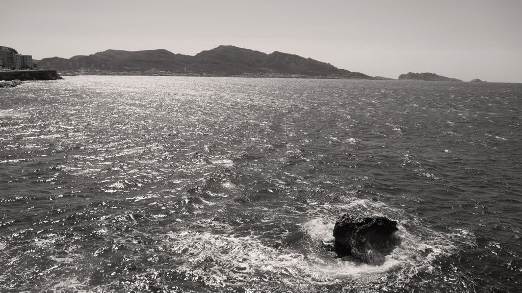 The bay of Marseille, on a late summer day