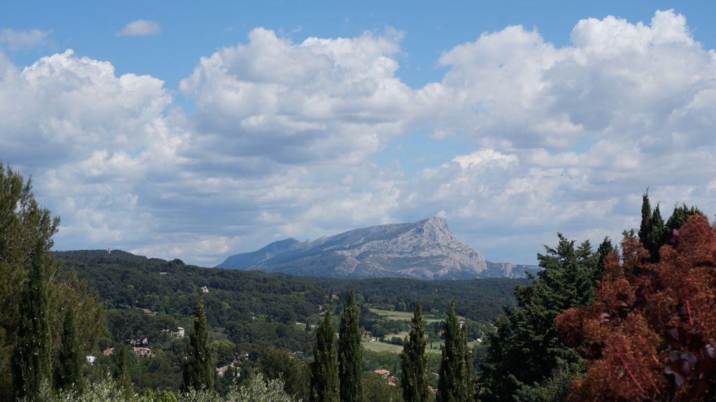 Late spring colours in Aix-en-Provence