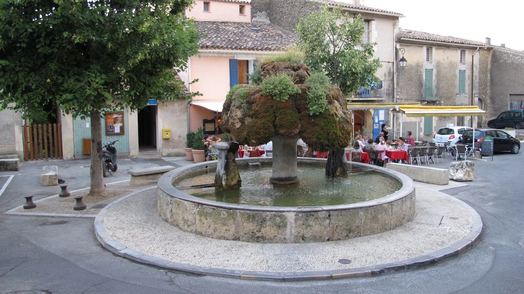 Vaugines, in the Lubéron mountain, Provence, France