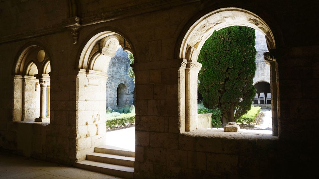 Silvacane Abbey, in La Roque-d'Anthéron, one of the three medieval Cistercian abbeys of Provence (alongside Sénanque and le Thoronet), also referred to as the “three sisters of Provence” (“les trois sœurs provençales“).