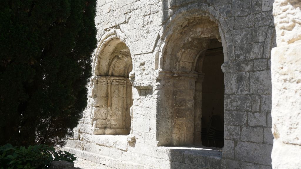 Silvacane Abbey, in La Roque-d'Anthéron, one of the three medieval Cistercian abbeys of Provence (alongside Sénanque and le Thoronet), also referred to as the “three sisters of Provence” (“les trois sœurs provençales“).