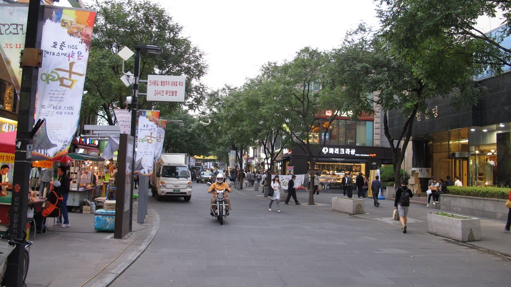 Shopping streets in the centre of Seoul, Korea