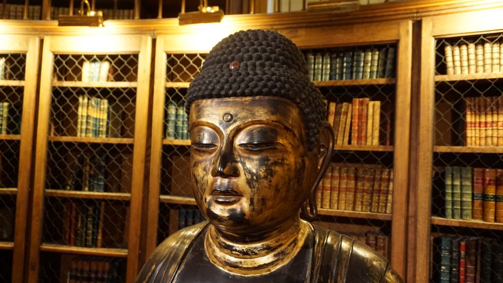 At the Musée Guimet, Paris (the library of the founder of the Museum, Émile Étienne Guimet, which also includes two buddha statues like this “Amida” statue of Japan)