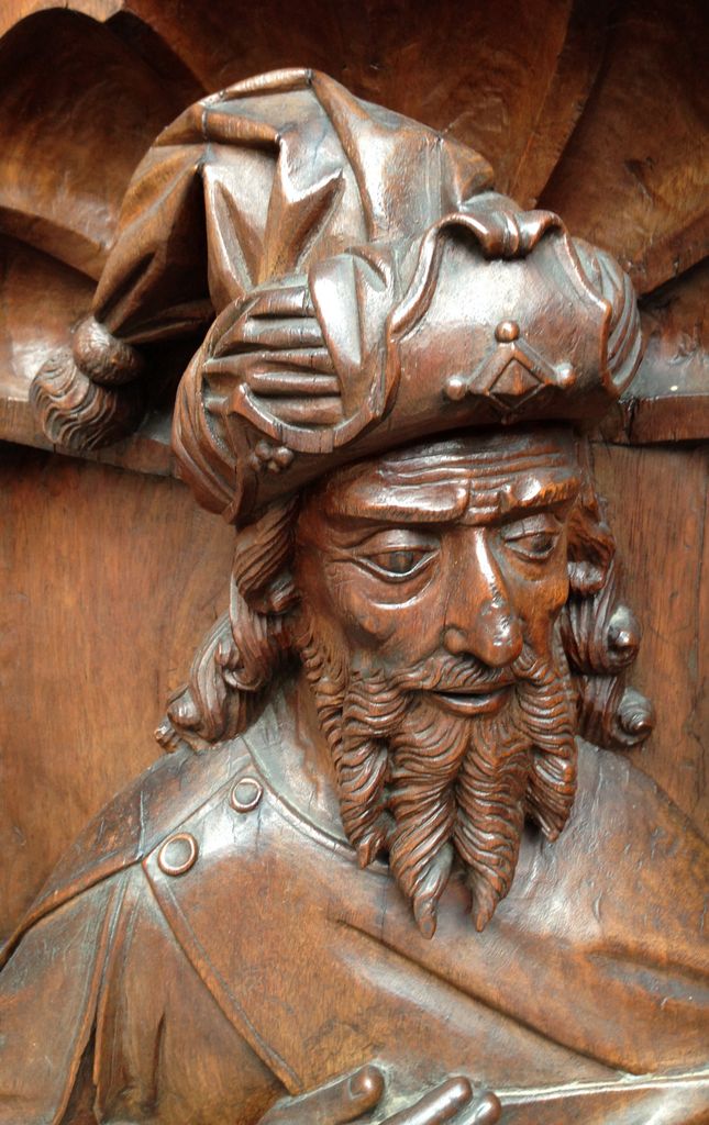 Details of the wooden door of the cathedral (carved into the wood...)