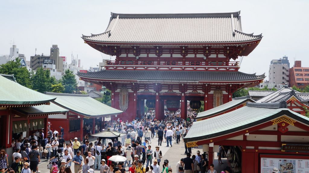 Sensō-ji temple area, Asakusa, Tokyo, Japan