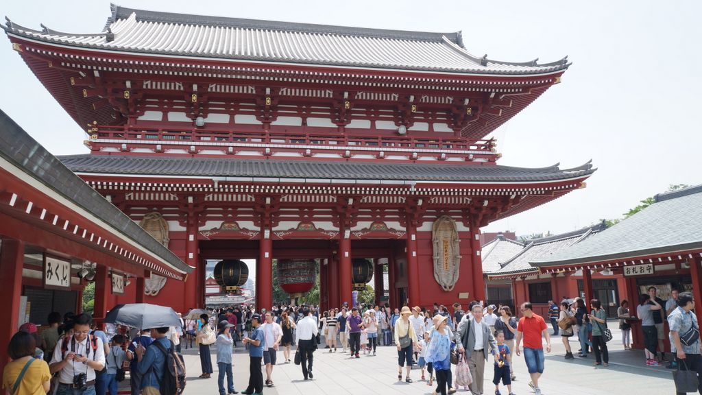 Sensō-ji temple area, Asakusa, Tokyo, Japan