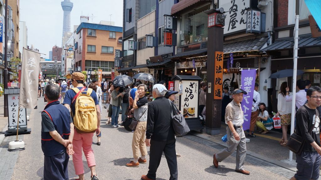 Asakusa, around the Senso-ji temple, Tokyo, Japan