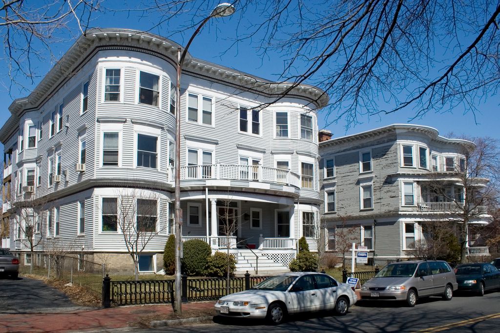 Area of Cambridge between Harvard and the Charles River