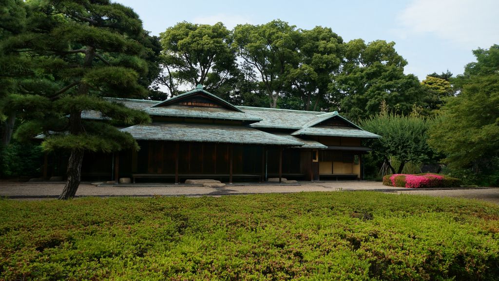 Suwa tea pavillon in the gardens of the Imperial Palace in Tokyo, Japan