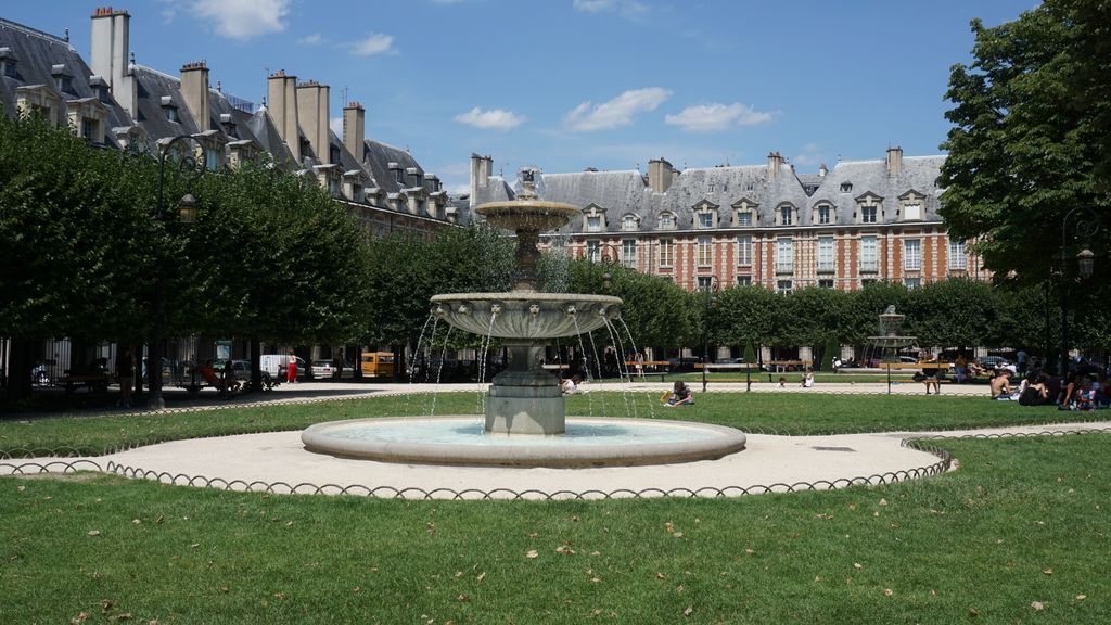 “Place des Vosges”, in the “Marais” area, Paris