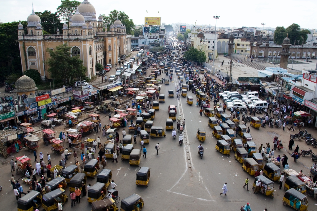 cimg_0788.jpg - Streets around Charminar, Hyderabad