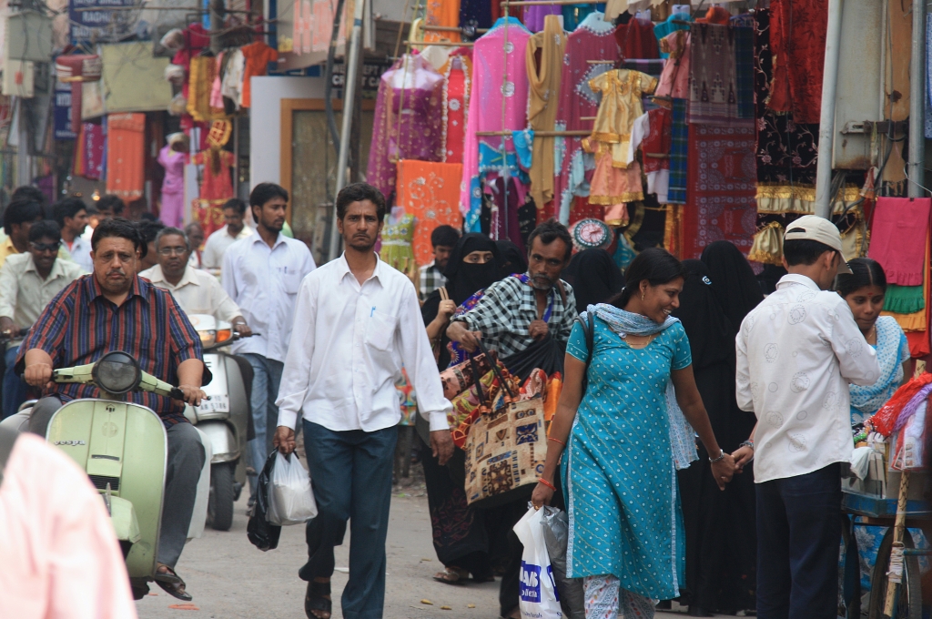 cimg_0905.jpg - Streets around Charminar, Hyderabad