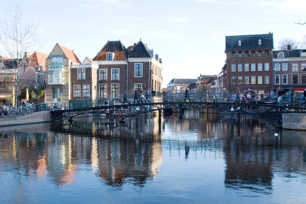 cimg_0973.jpg - Leiden, view of the Galgewater, from Vismarkt