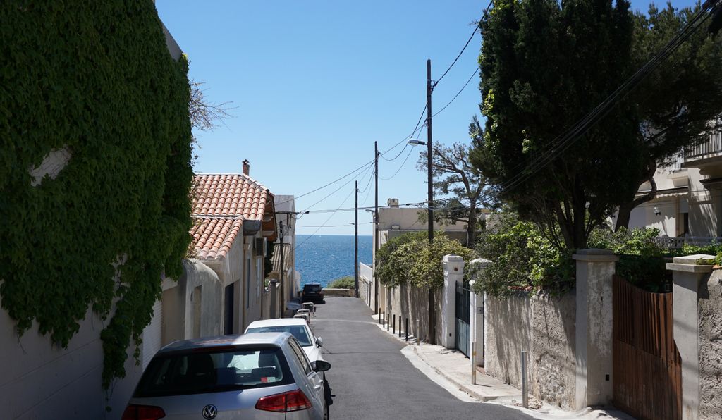 Small street between Anse de Malmousque and Anse de Maldormé, Marseille