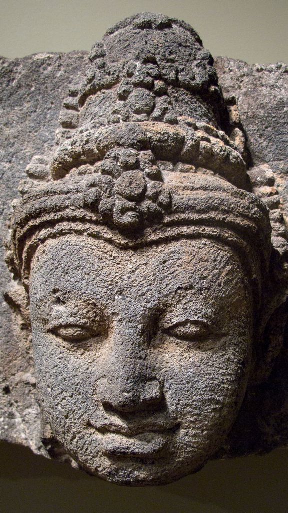Head of a Bodhisattva, Indonesia (Museum of Fine Arts, Boston)