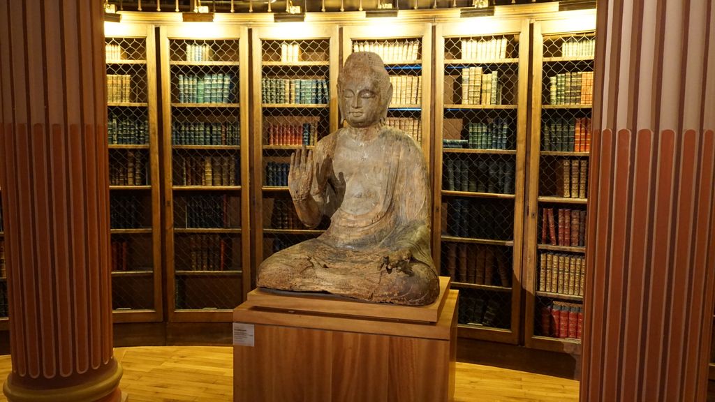 At the Musée Guimet, Paris (the library of the founder of the Museum, Émile Étienne Guimet, which also includes two buddha statues)