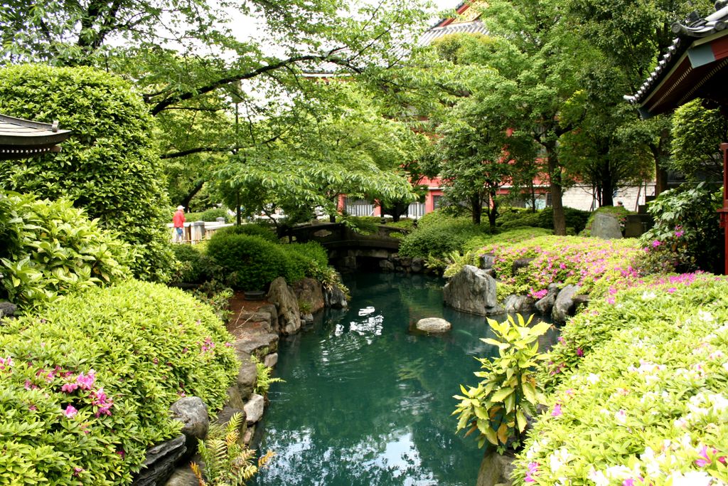 Gardens of the Sensó-ji temple