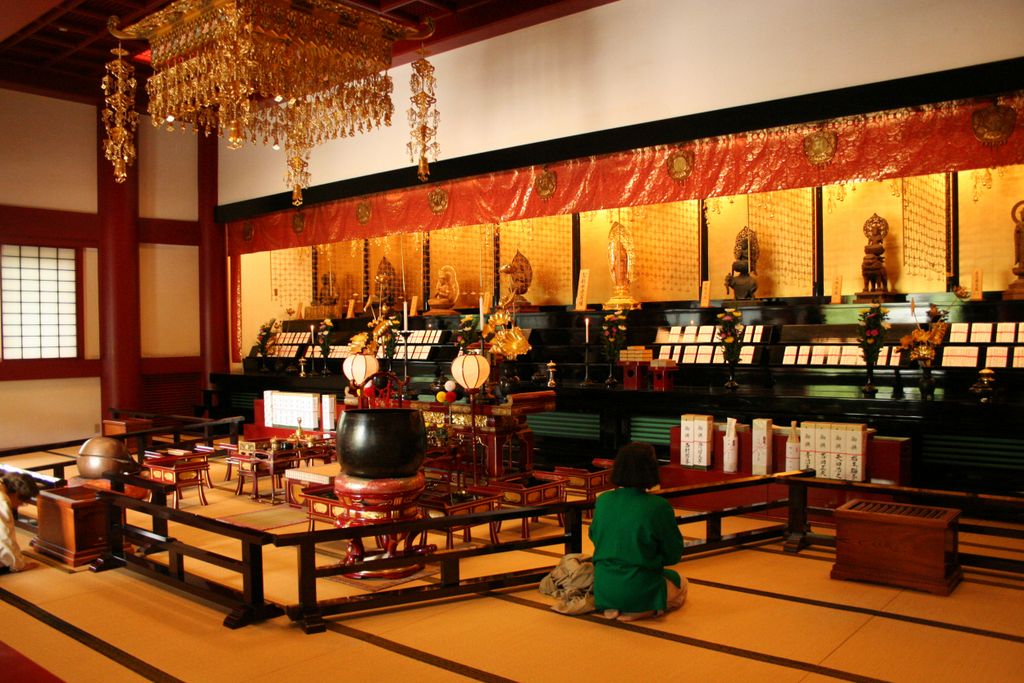 The temple area, Sensó-ji